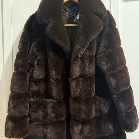 BCBGMaxAzria Luxurious Brown Faux Fur Coat - Picture 2 of 8